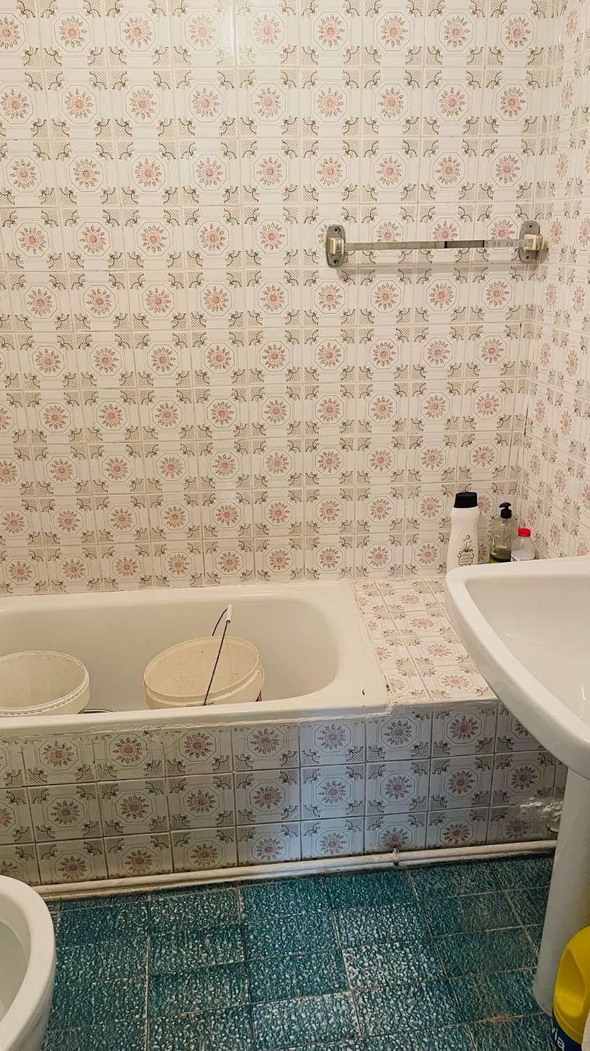 CASA DE PUEBLO DE EN BENQAMARGOSA DE 132 M2 CON 5 DORMITORIOS