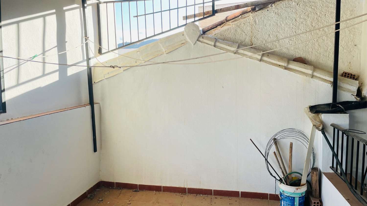 CASA DE PUEBLO DE EN BENQAMARGOSA DE 132 M2 CON 5 DORMITORIOS