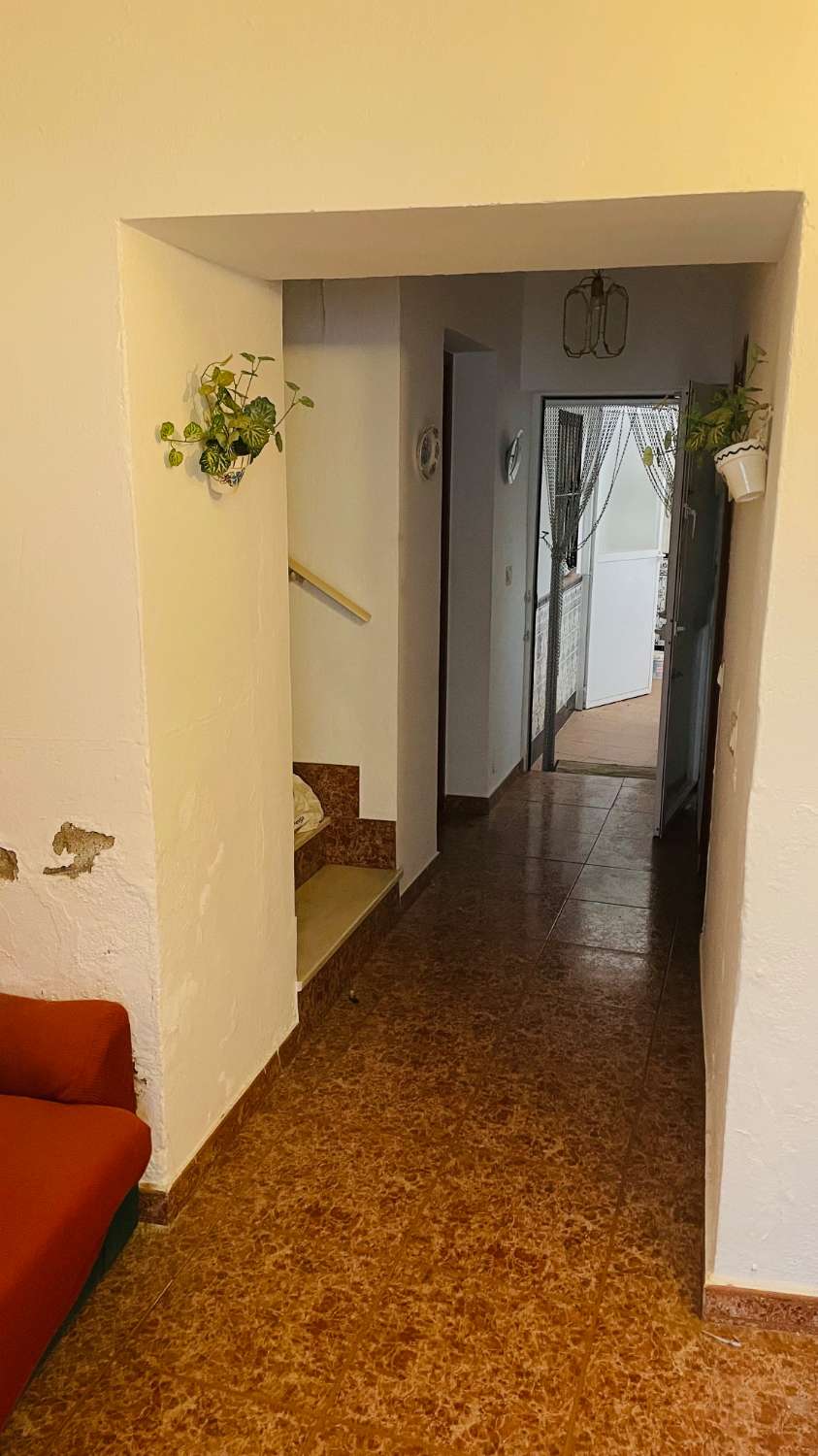 CASA DE PUEBLO DE EN BENQAMARGOSA DE 132 M2 CON 5 DORMITORIOS