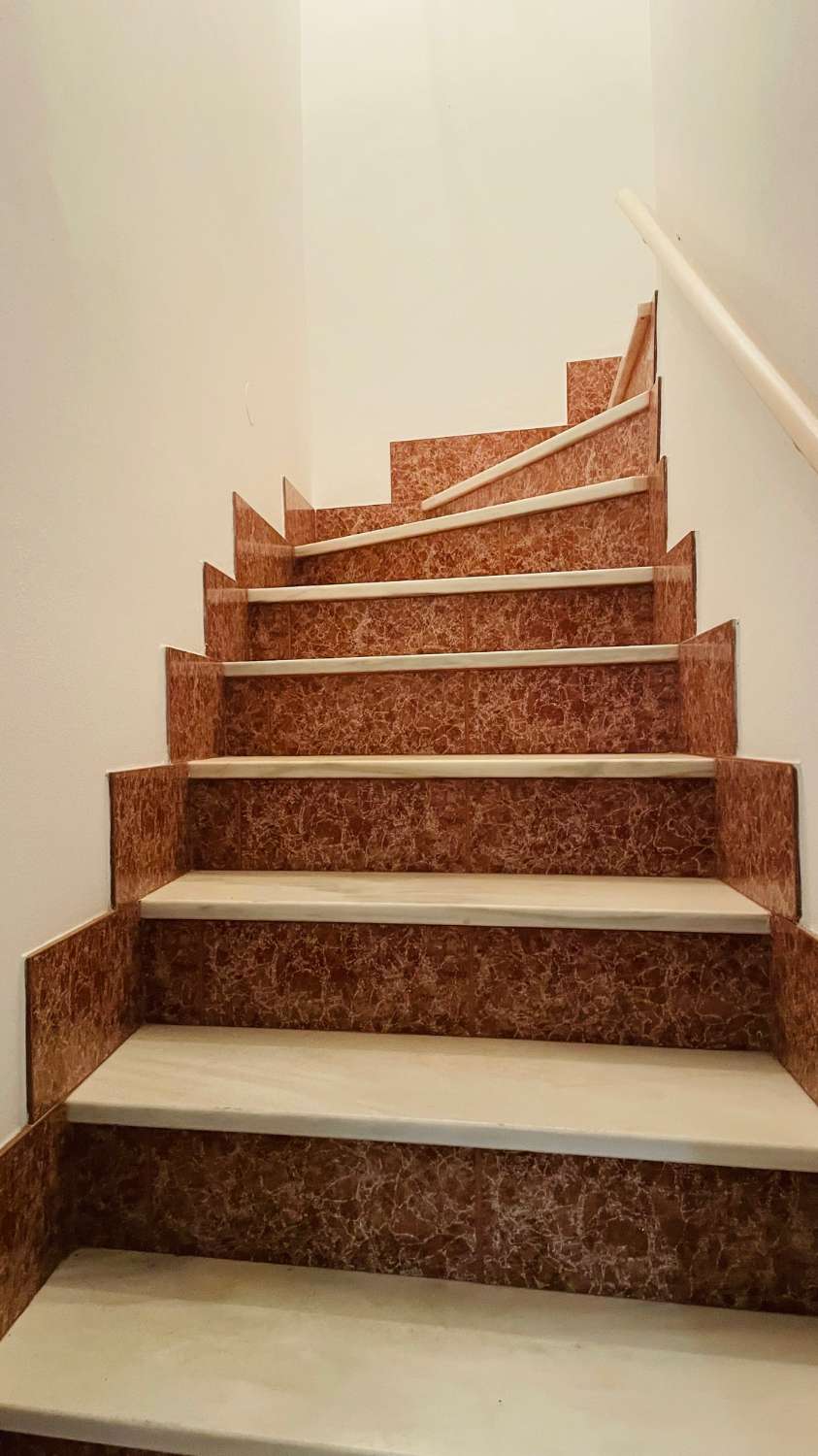 CASA DE PUEBLO DE EN BENQAMARGOSA DE 132 M2 CON 5 DORMITORIOS