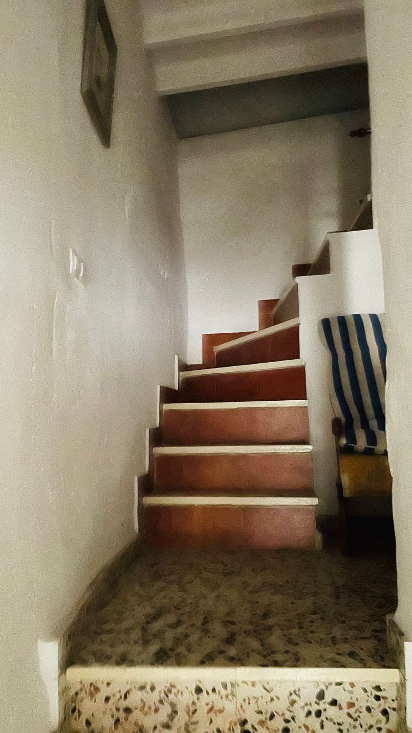 CASA DE PUEBLO DE EN BENQAMARGOSA DE 132 M2 CON 5 DORMITORIOS