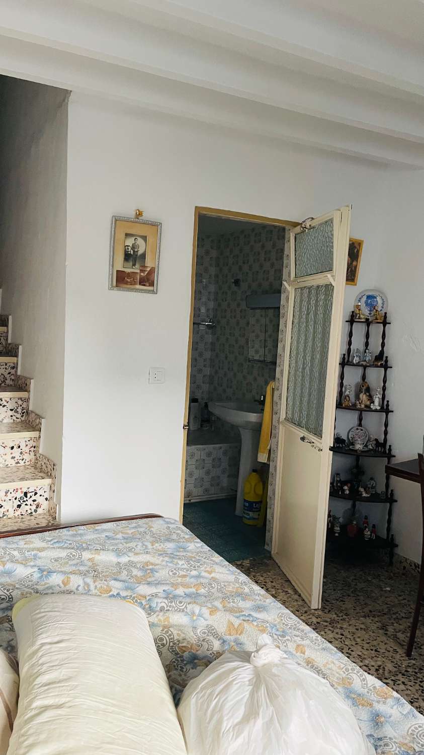 CASA DE PUEBLO DE EN BENQAMARGOSA DE 132 M2 CON 5 DORMITORIOS