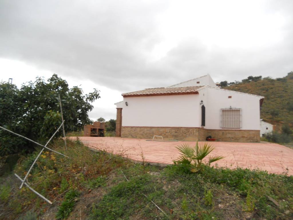участок земли в продаже в Canillas de Aceituno