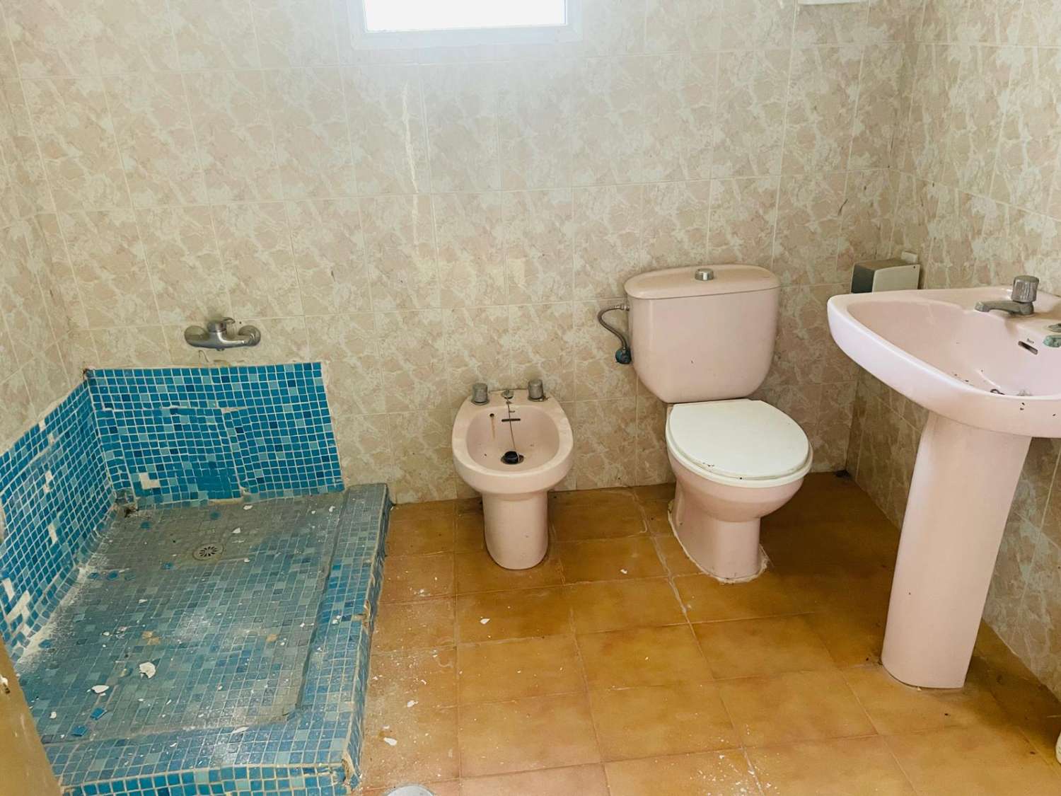 CASA DE PUEBLO A REFORMAR DE 120 M2 EN LOS PUERTAS ( VALLE-NIZA) A 3 KM DEL MAR