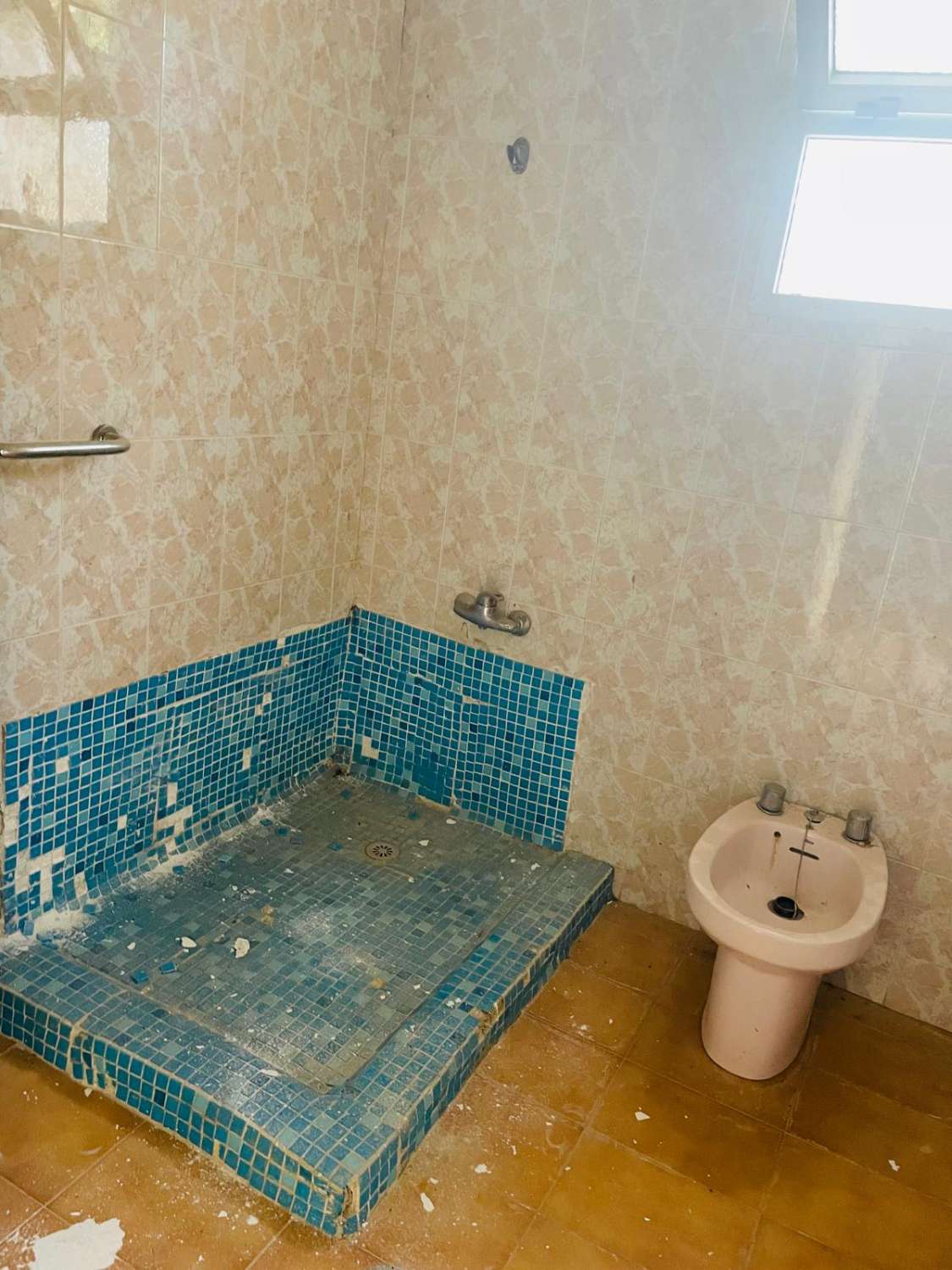 CASA DE PUEBLO A REFORMAR DE 120 M2 EN LOS PUERTAS ( VALLE-NIZA) A 3 KM DEL MAR