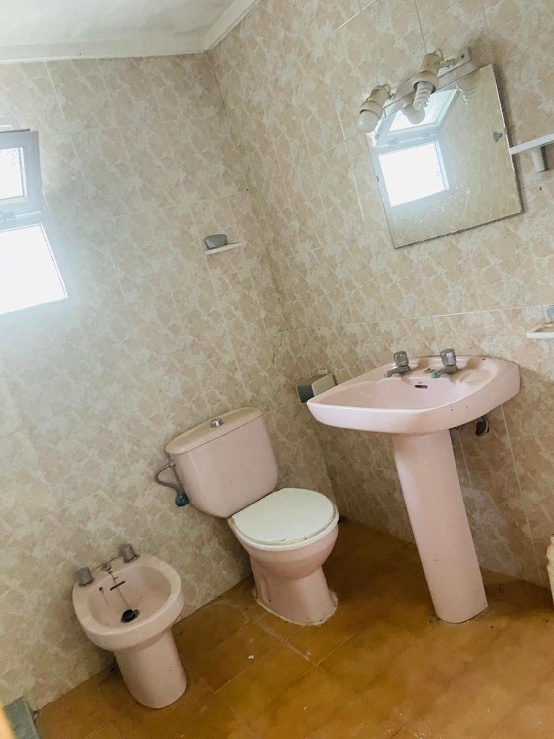 CASA DE PUEBLO A REFORMAR DE 120 M2 EN LOS PUERTAS ( VALLE-NIZA) A 3 KM DEL MAR