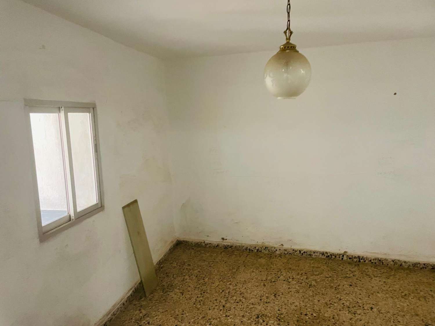 CASA DE PUEBLO A REFORMAR DE 120 M2 EN LOS PUERTAS ( VALLE-NIZA) A 3 KM DEL MAR