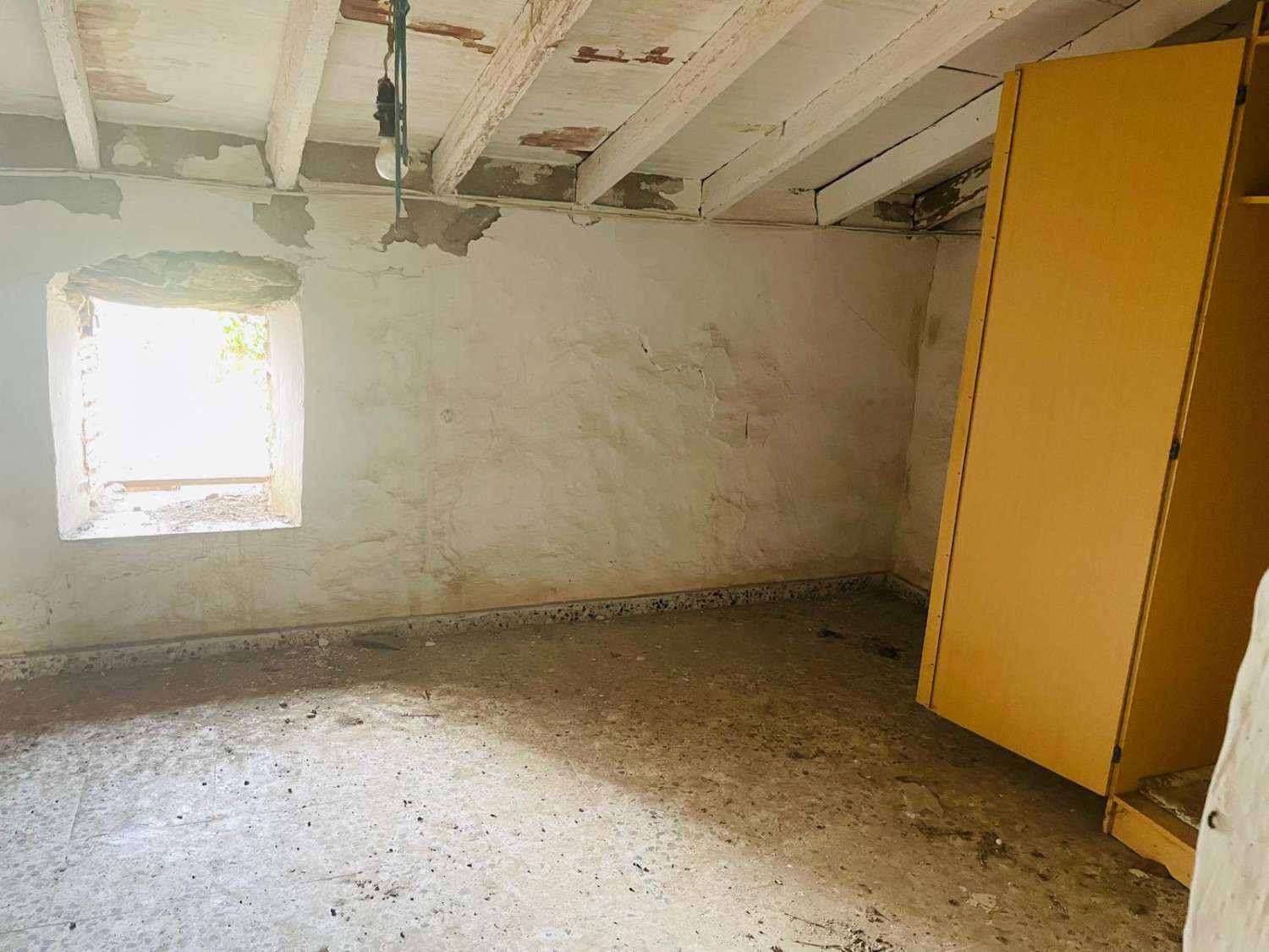CASA DE PUEBLO A REFORMAR DE 120 M2 EN LOS PUERTAS ( VALLE-NIZA) A 3 KM DEL MAR
