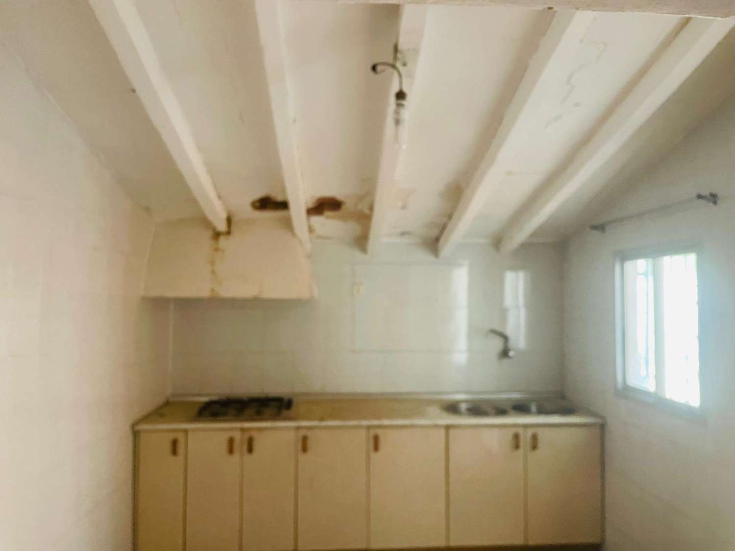 CASA DE PUEBLO A REFORMAR DE 120 M2 EN LOS PUERTAS ( VALLE-NIZA) A 3 KM DEL MAR