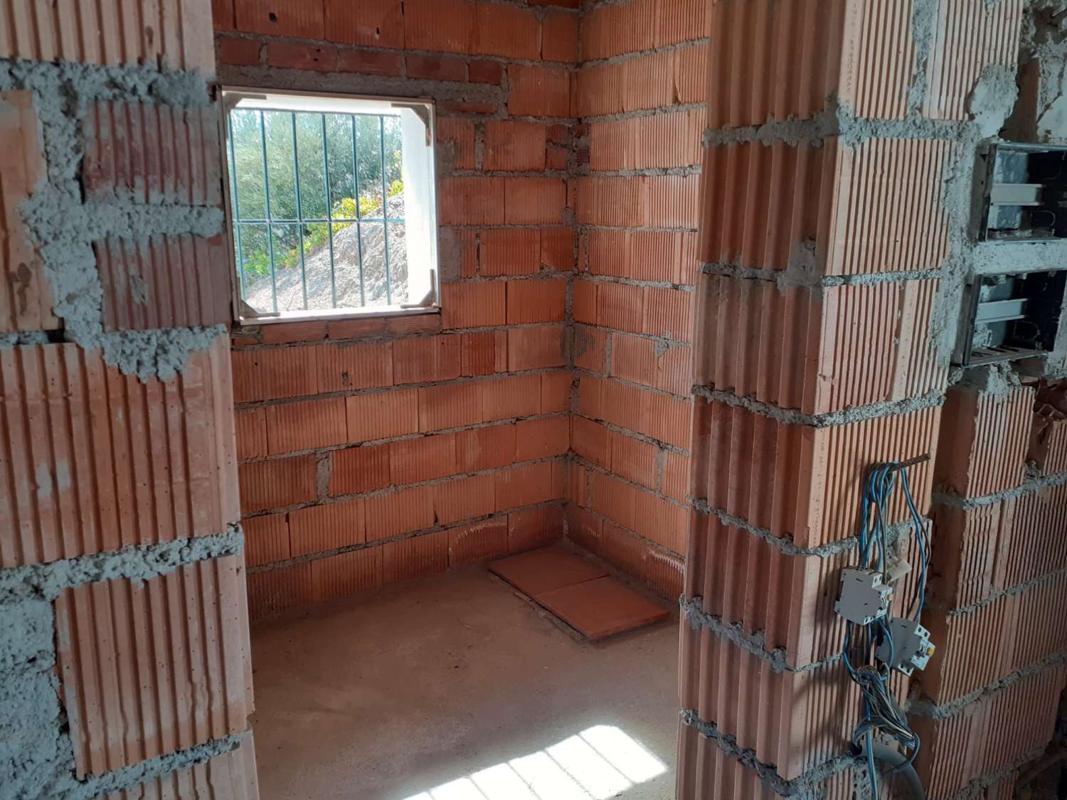 CASA DE CAMPO EN ARCHEZ SIN TERMINAR