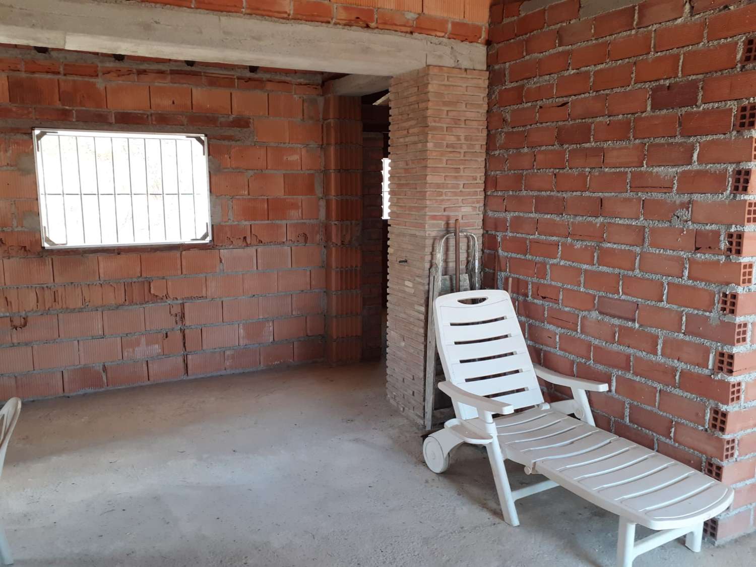 CASA DE CAMPO EN ARCHEZ SIN TERMINAR